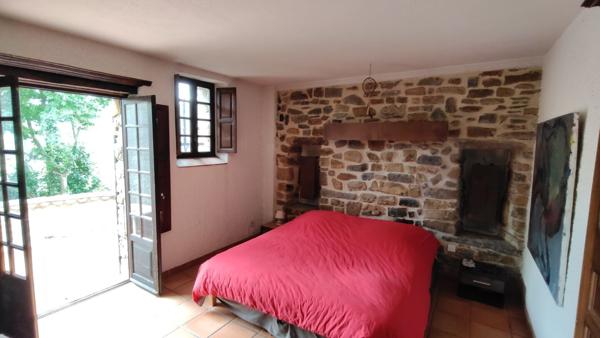 Ancienne Maison Atypique proche centre Ville Privas