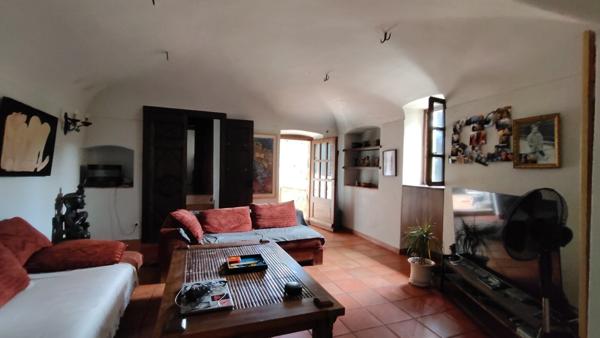 Ancienne Maison Atypique proche centre Ville Privas