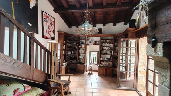 Ancienne Maison Atypique proche centre Ville Privas