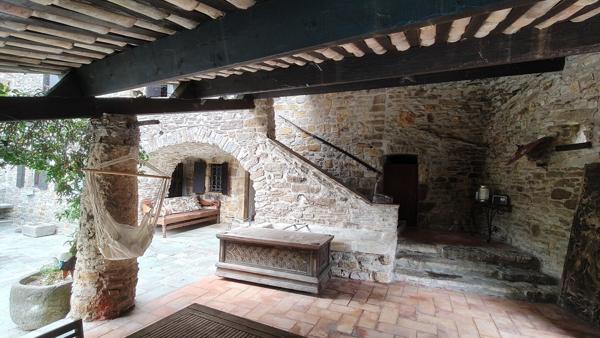 Ancienne Maison Atypique proche centre Ville Privas