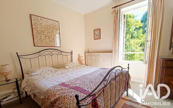 Maison à vendre 5 pièces 138 m² Saint Aulaye-Puymangou