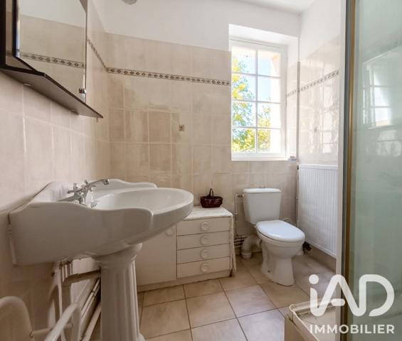 Maison à vendre 5 pièces 138 m² Saint Aulaye-Puymangou