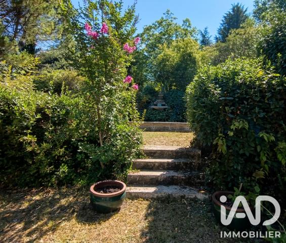 Maison à vendre 5 pièces 138 m² Saint Aulaye-Puymangou