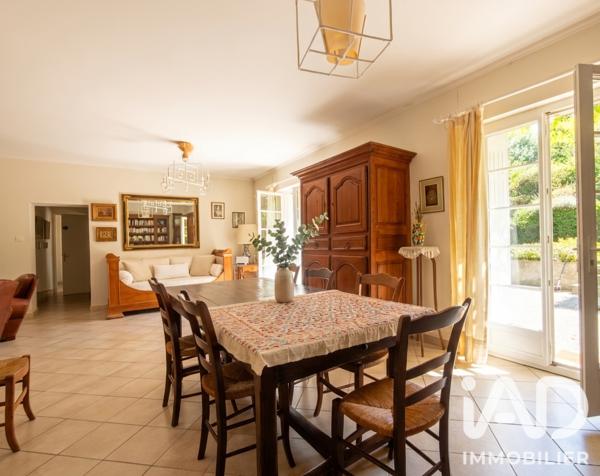 Maison à vendre 5 pièces 138 m² Saint Aulaye-Puymangou
