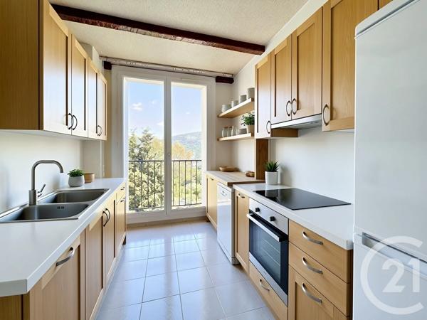 Appartement F5 à vendre  5 pièces - 91,80 m 2   CARROS  - 06