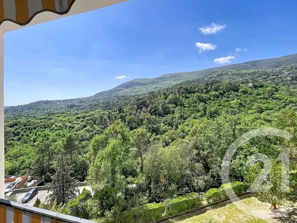 Appartement F5 à vendre  5 pièces - 91,80 m 2   CARROS  - 06