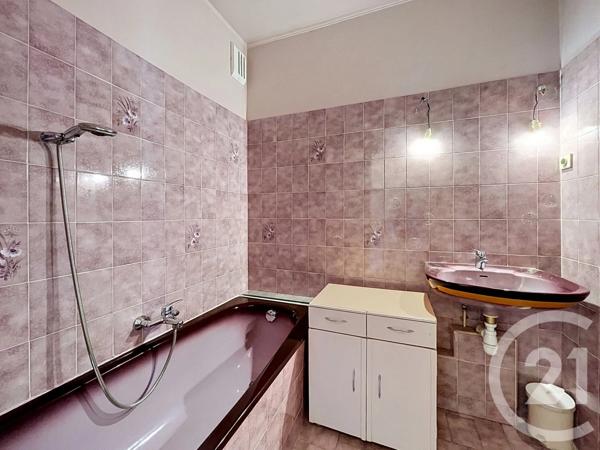 Appartement F5 à vendre  5 pièces - 91,80 m 2   CARROS  - 06