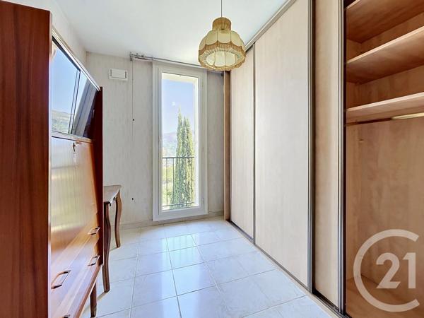Appartement F5 à vendre  5 pièces - 91,80 m 2   CARROS  - 06