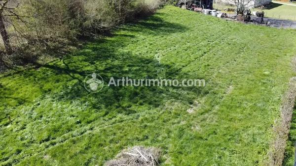 Vente                                                      Terrain
                        
                                         1400 m2                     à Saint-Astier