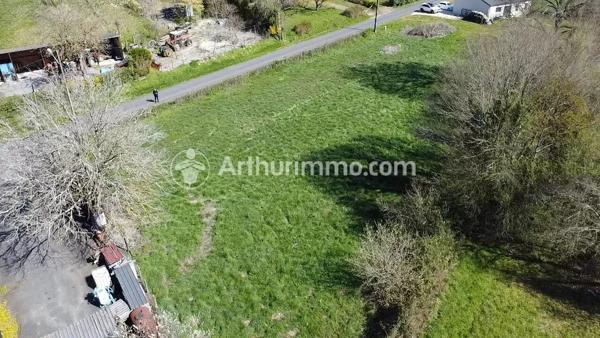 Vente                                                      Terrain
                        
                                         1400 m2                     à Saint-Astier