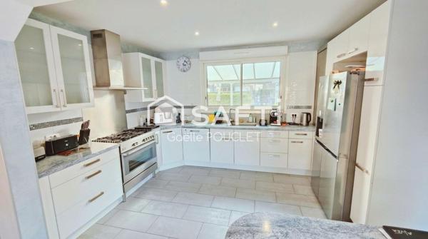T8 au calme, plain pied, piscine, garage de 90m²