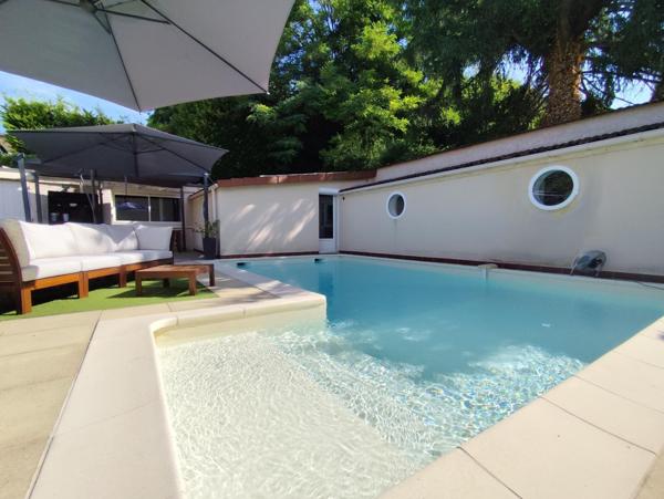 Maison de caractère avec extensions et piscine – Genas Azieu