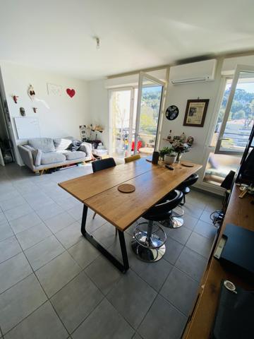 Marseille (13011) Grand appartement à vendre avec 2 pièces à Marseille 11