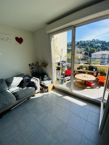 Marseille (13011) Grand appartement à vendre avec 2 pièces à Marseille 11