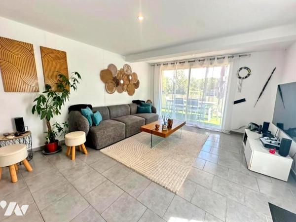 APPARTEMENT T3 AVEC TERRASSE 2 PLACES DE PARKING CABANON DE JARDIN A FUVEAU 