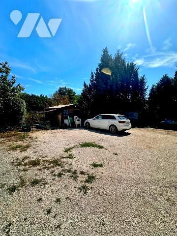 APPARTEMENT T3 AVEC TERRASSE 2 PLACES DE PARKING CABANON DE JARDIN A FUVEAU 