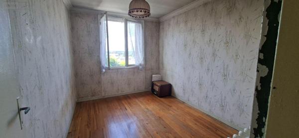 Appartement à rénover à vendre à Évreux dans l'Eure (27000), ref : A2864