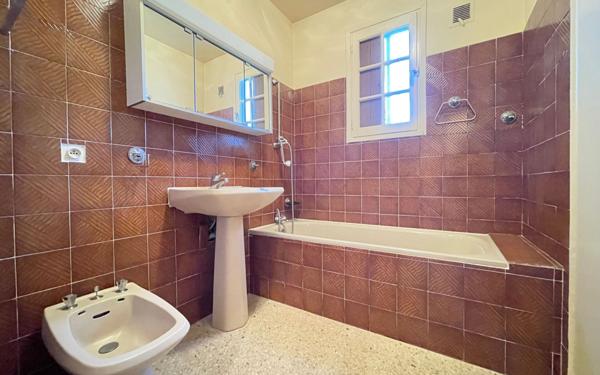 Maison à vendre    5 pièces •  Clarensac