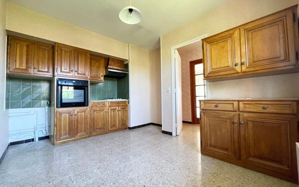 Maison à vendre    5 pièces •  Clarensac