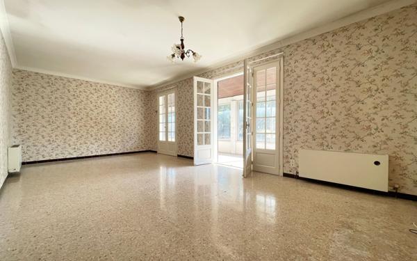 Maison à vendre    5 pièces •  Clarensac