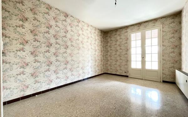 Maison à vendre    5 pièces •  Clarensac