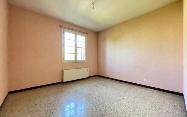 Maison à vendre    5 pièces •  Clarensac