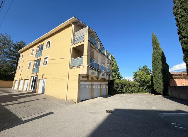 À VENDRE 13100 AIX-EN-PROVENCE, SECTEUR LA TORSE : APPARTEMENT DE TYPE 2 PIÈCES VENDU LOUÉ, AVEC TERRASSE ET PLACE DE STATIONNEMENT.