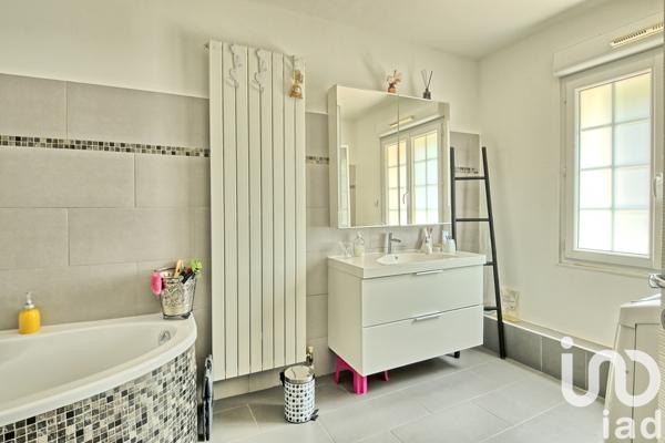 Maison à vendre 6 pièces 155 m² Dammarie-les-Lys