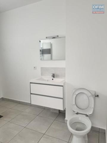 A louer bel appartement récent de type F2 sur la résidence Castel Roc Bois de Nèfles à Sainte Clotilde.