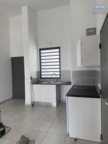 A louer bel appartement récent de type F2 sur la résidence Castel Roc Bois de Nèfles à Sainte Clotilde.