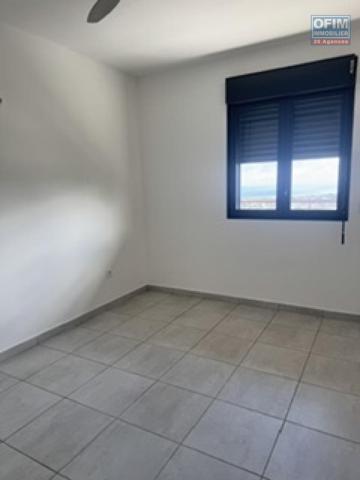 A louer bel appartement récent de type F2 sur la résidence Castel Roc Bois de Nèfles à Sainte Clotilde.