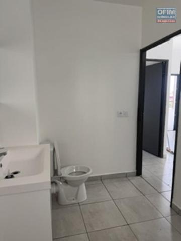 A louer bel appartement récent de type F2 sur la résidence Castel Roc Bois de Nèfles à Sainte Clotilde.