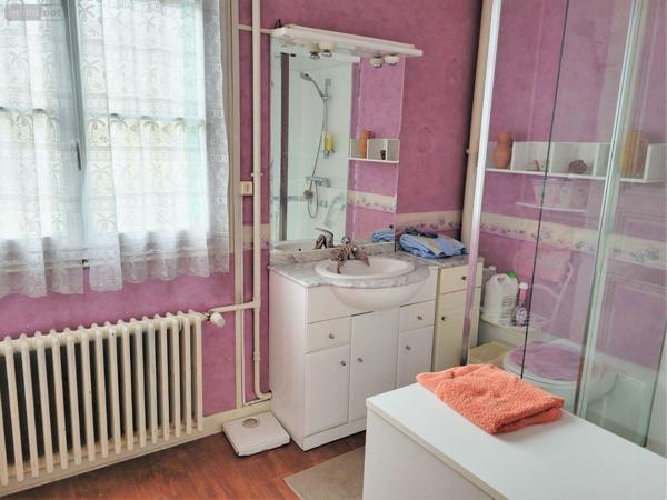 Maison de ville à vendre à Cloyes-les-Trois-Rivières dans l'Eure-et-Loir (28220), ref : JS/683   
Centre ville