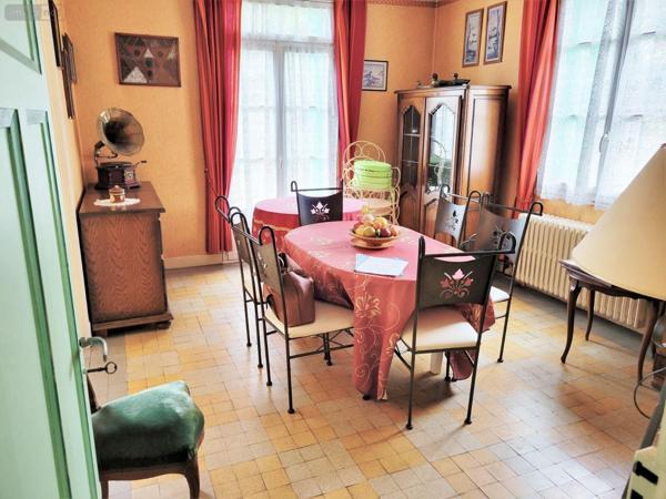 Maison de ville à vendre à Cloyes-les-Trois-Rivières dans l'Eure-et-Loir (28220), ref : JS/683   
Centre ville