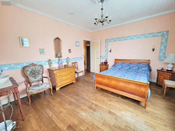 Maison de ville à vendre à Cloyes-les-Trois-Rivières dans l'Eure-et-Loir (28220), ref : JS/683   
Centre ville