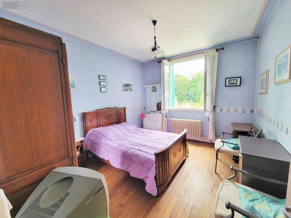 Maison de ville à vendre à Cloyes-les-Trois-Rivières dans l'Eure-et-Loir (28220), ref : JS/683   
Centre ville