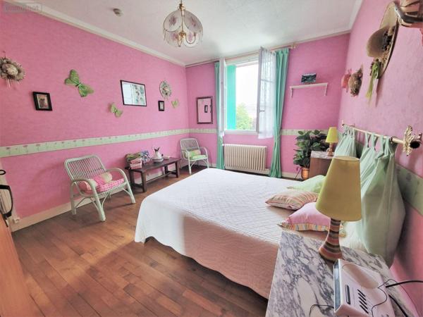 Maison de ville à vendre à Cloyes-les-Trois-Rivières dans l'Eure-et-Loir (28220), ref : JS/683   
Centre ville