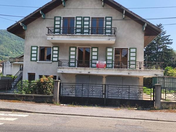 Maison sur 3 niveaux - 7 pièces
