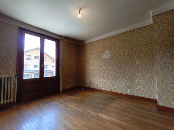 Maison sur 3 niveaux - 7 pièces