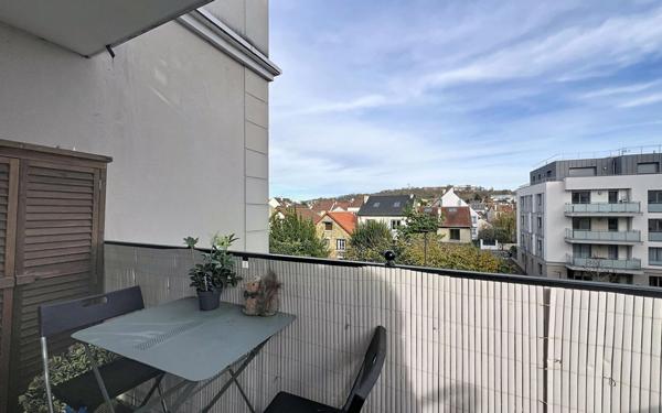 Appartement à vendre    3 pièces • 62,11 m2 Suresnes