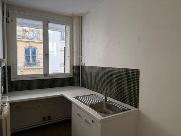 Studio 34.45m² Paris 75017 - métro ligne 13