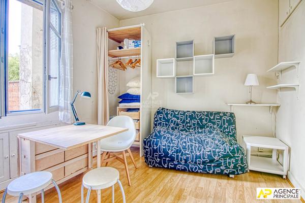 Versailles Rive-Droite studio de 15m² carrez situé au rez de chaussée avec cave 150 000 € **  - Référence  29147