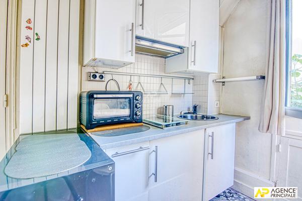 Versailles Rive-Droite studio de 15m² carrez situé au rez de chaussée avec cave 150 000 € **  - Référence  29147