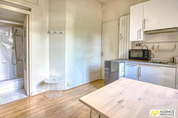 Versailles Rive-Droite studio de 15m² carrez situé au rez de chaussée avec cave 150 000 € **  - Référence  29147
