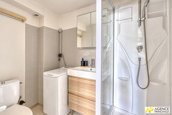 Versailles Rive-Droite studio de 15m² carrez situé au rez de chaussée avec cave 150 000 € **  - Référence  29147