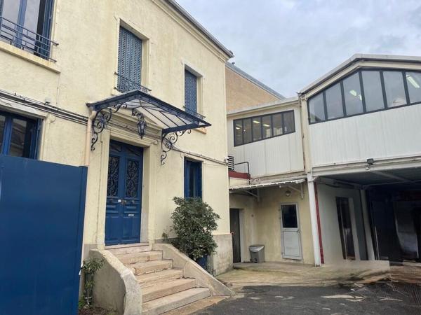 Ensemble immobilier indépendant à usage mixte