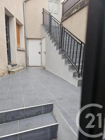 Immeuble à vendre  324,42 m 2   MONTEREAU FAULT YONNE  - 77