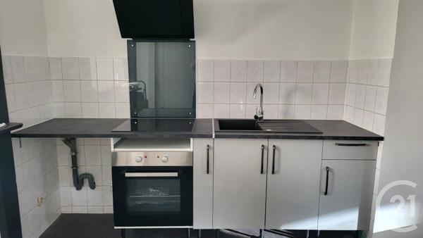 Immeuble à vendre  324,42 m 2   MONTEREAU FAULT YONNE  - 77