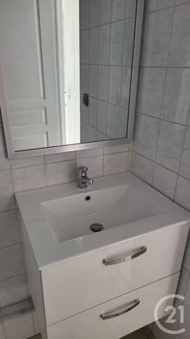 Immeuble à vendre  324,42 m 2   MONTEREAU FAULT YONNE  - 77