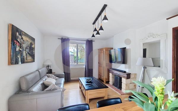 Maison à vendre    3 pièces •  Le Lardin-Saint-Lazare